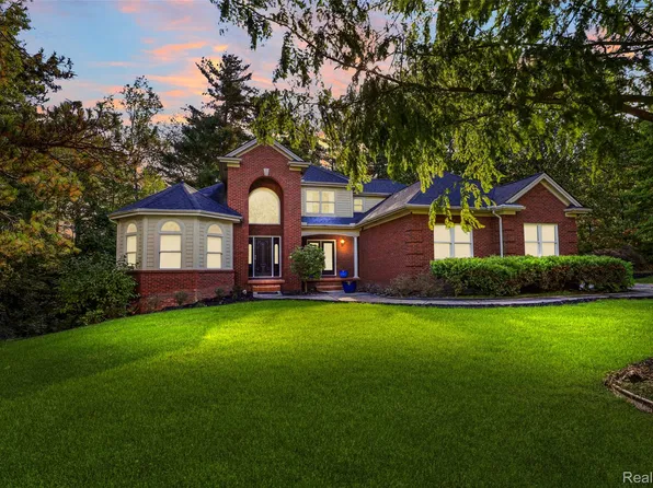 9280 Osprey Bay Cir, Davisburg, MI 48350