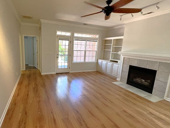 2nd image of 829 Ruffin St