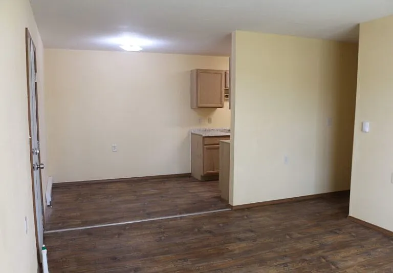 New Eastlawn Apartments — Photo 8