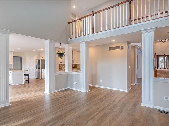 5th image of 7584 Brookstone Dr