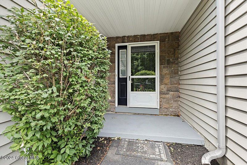 3rd image of 66 Woodside Drive