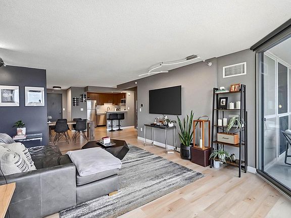 2nd image of 1660 N Prospect AVENUE #704
