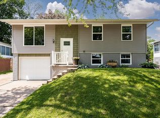 47 Regal Ln, Iowa City, IA 52240
