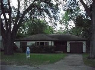 1507 W Blum St, Alvin, TX 77511