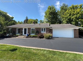 23965 Farmington Rd, Farmington, MI 48336