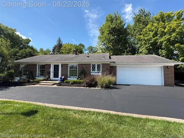 23965 Farmington Rd, Farmington, MI 48336