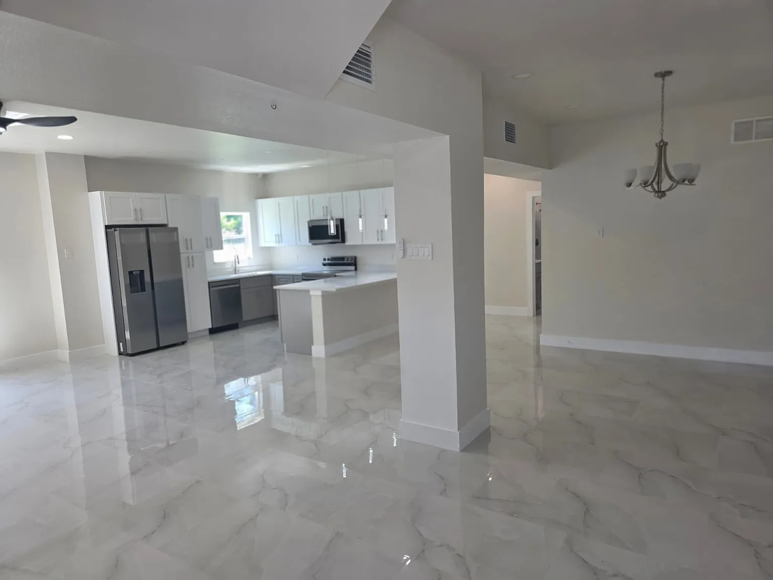 3 bed, 1600 sqft, $2,500 — Photo 2