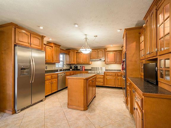 3rd image of 4305 Clemens Dr