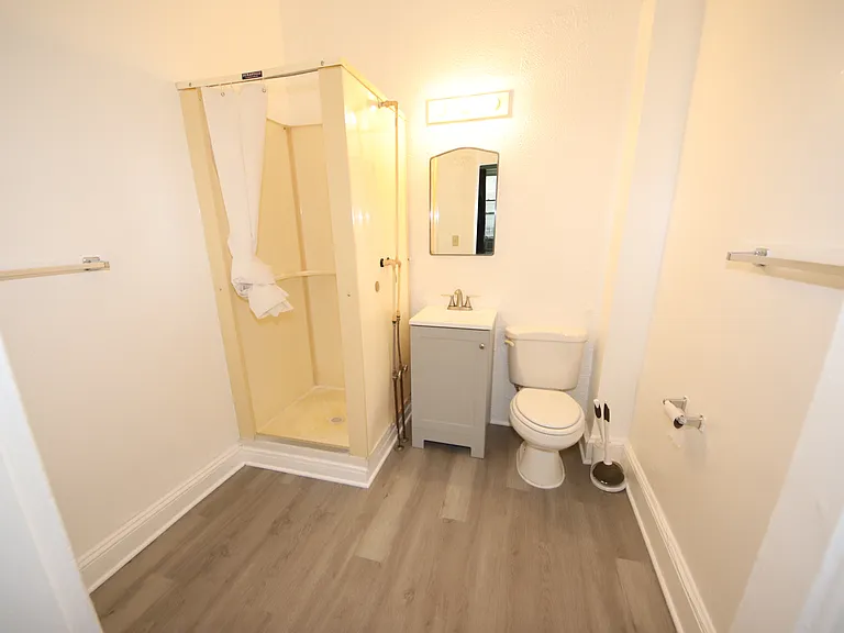 1303 N Calvert St #2R — Photo 10
