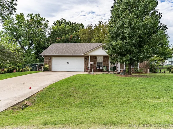 411 S Roland St, Bristow, OK 74010