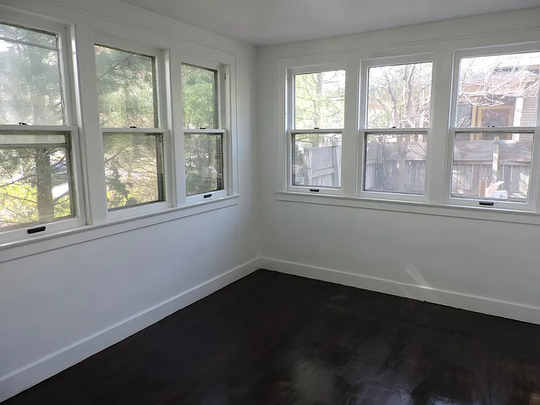 637 Wealthy St SE — Photo 27