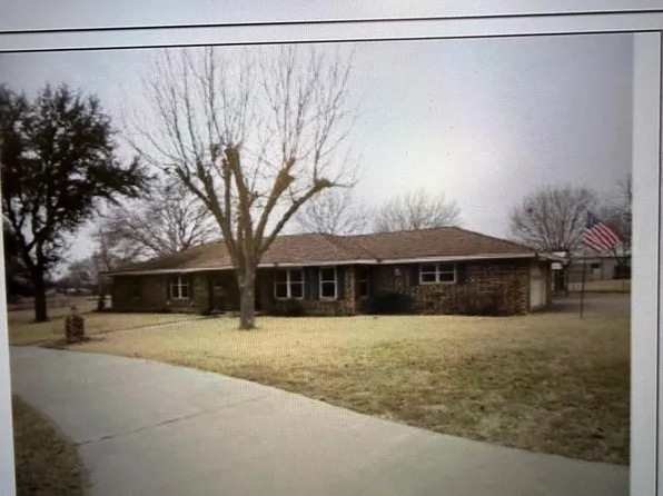 717 S 1st St, Hewitt, TX 76643