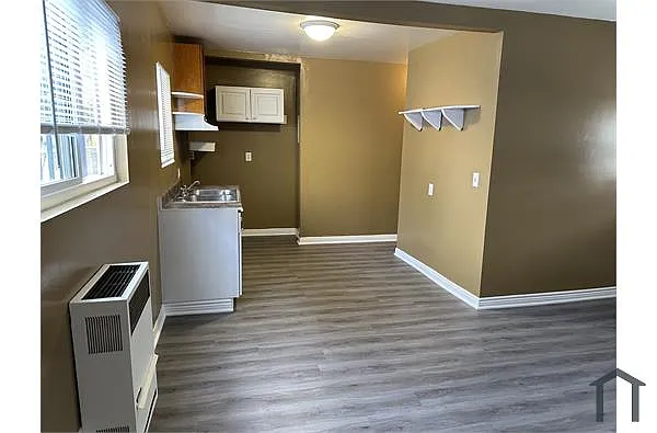 Building Photo - 1490 Chestnut Ave #3