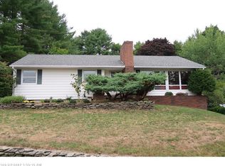 15 Mayflower Rd, Hallowell, ME 04347