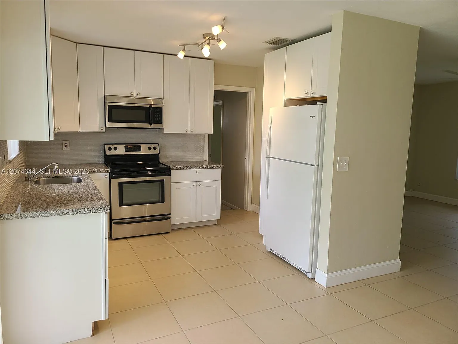 Fleetwood Manor Second Ad — Photo 3