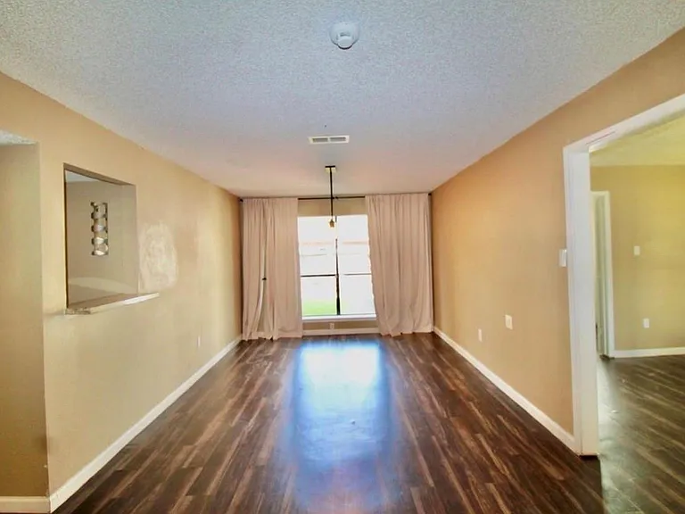 4701 Spring Ln — Photo 5