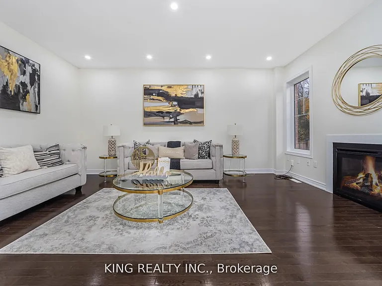 52 Haverstock Cres — Photo 11