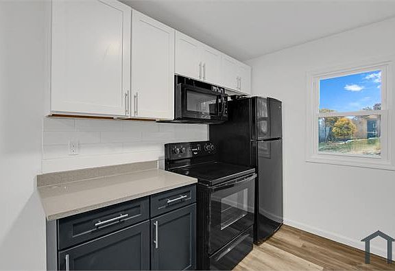 3rd image of 343 Sheffield Ave #B