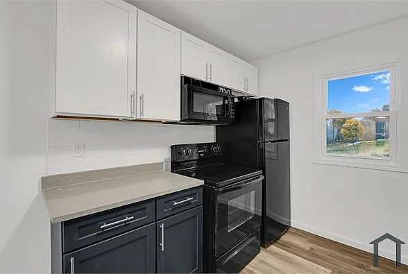 343 Sheffield Ave #B — Photo 3