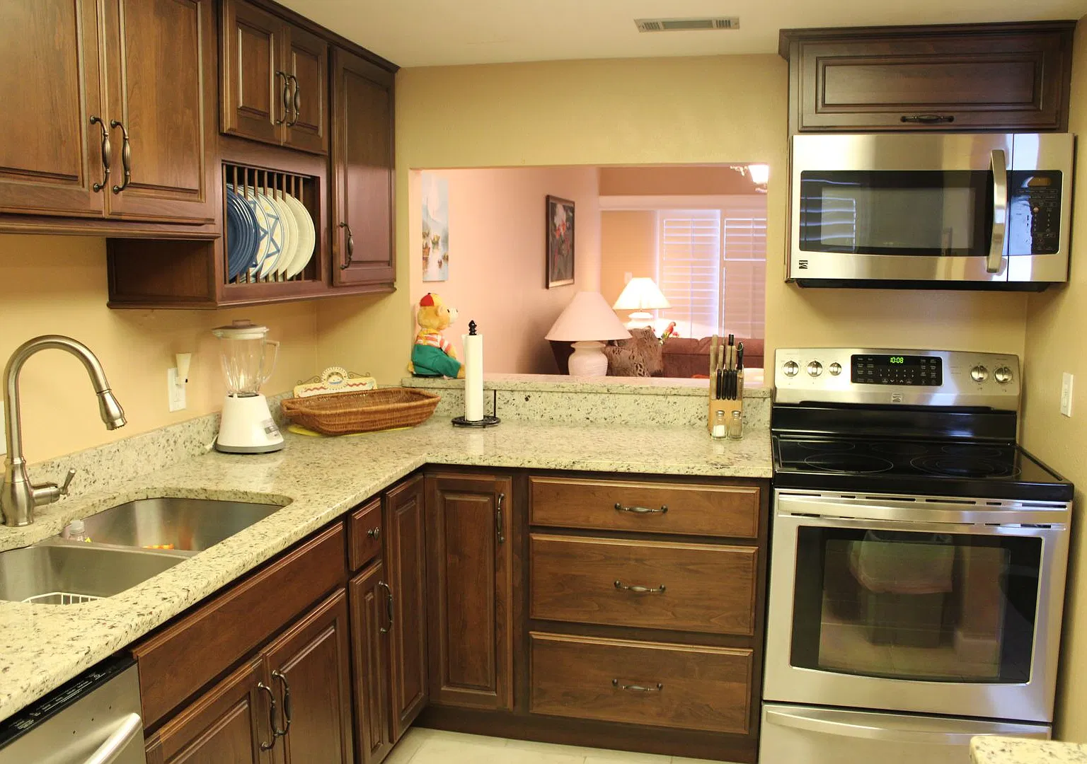 Condo For Rent at Waterway East — Photo 4