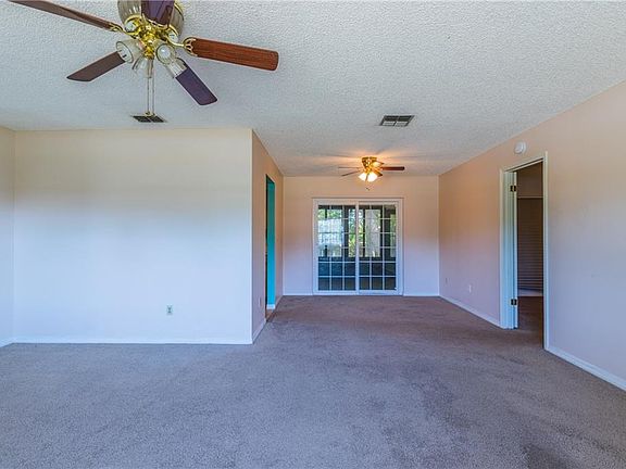5th image of 2081 Greenview Dr