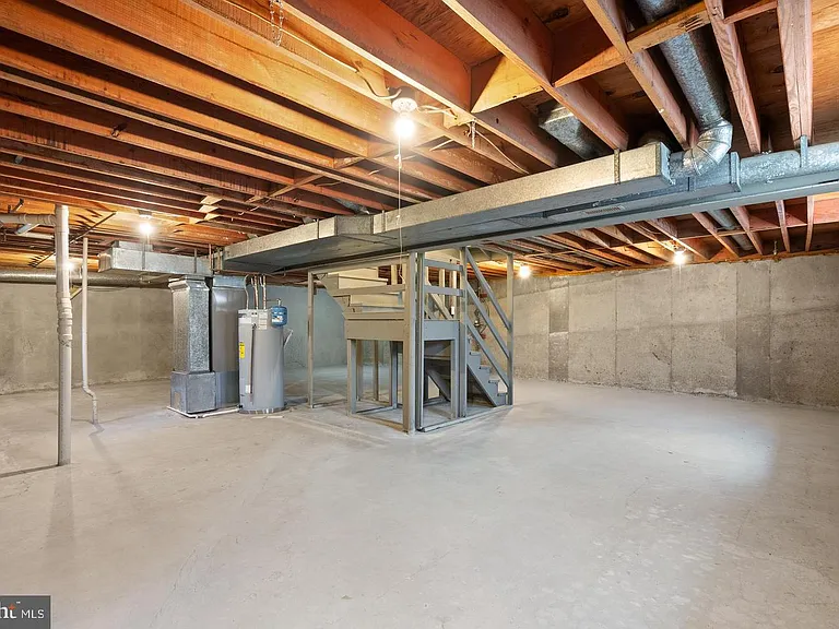 8902 Huxley Ct — Photo 69