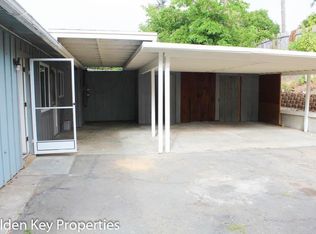 734 Franklin Ln, Vista, CA 92084