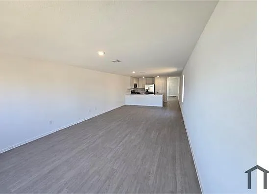 4 bed, 1602 sqft, $1,800 — Photo 4