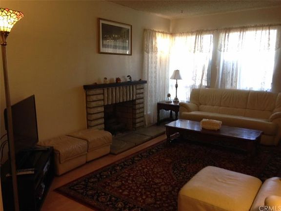 3rd image of 1422 W 213th St