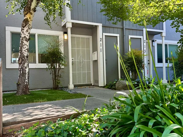 211 Arana Dr, Martinez, CA 94553
