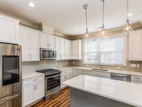 3rd image of 290 Spring Ave
