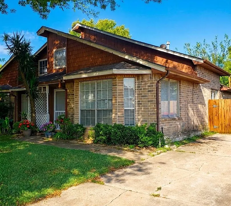17010 Pastoria Dr
