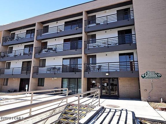 2nd image of 2000 Prospector Ave #304