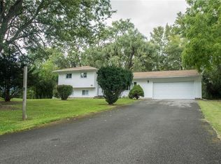 56 Harwin Dr, Rochester, NY 14623