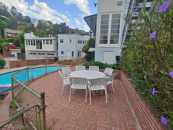 5th image of 1599 Sunset Plaza Dr