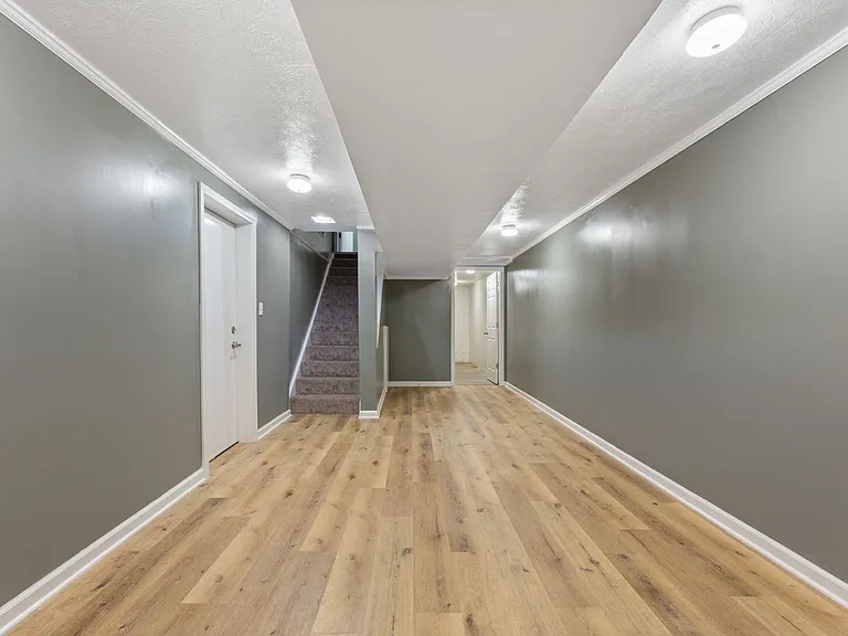 4655 Curtis Ave — Photo 18