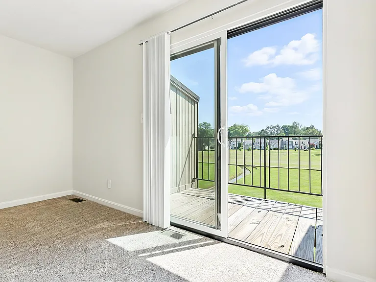 Arbor - Bedroom 1