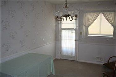 3rd image of 895 High St