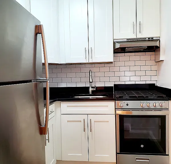 60 Turner Pl #1S — Photo 4