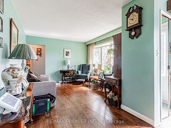 4th image of 16 Goddard St