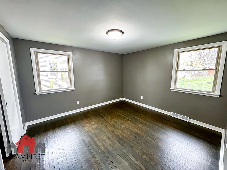 1446 Pilgrim St — Photo 24