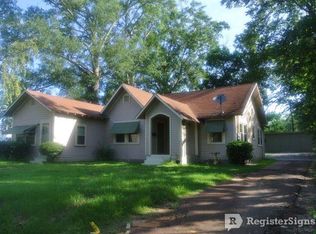 215 Field St, Center, TX 75935