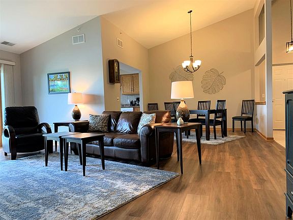 4th image of 18550 Pine Lake Dr APT 3D