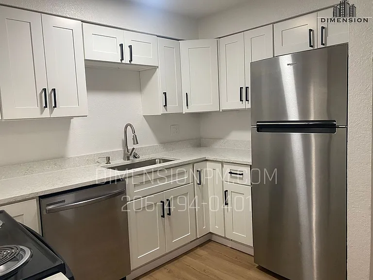 2 & 3 Bedroom Apartments Near Trail! — Photo 19