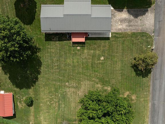 5th image of 304 Carolina St