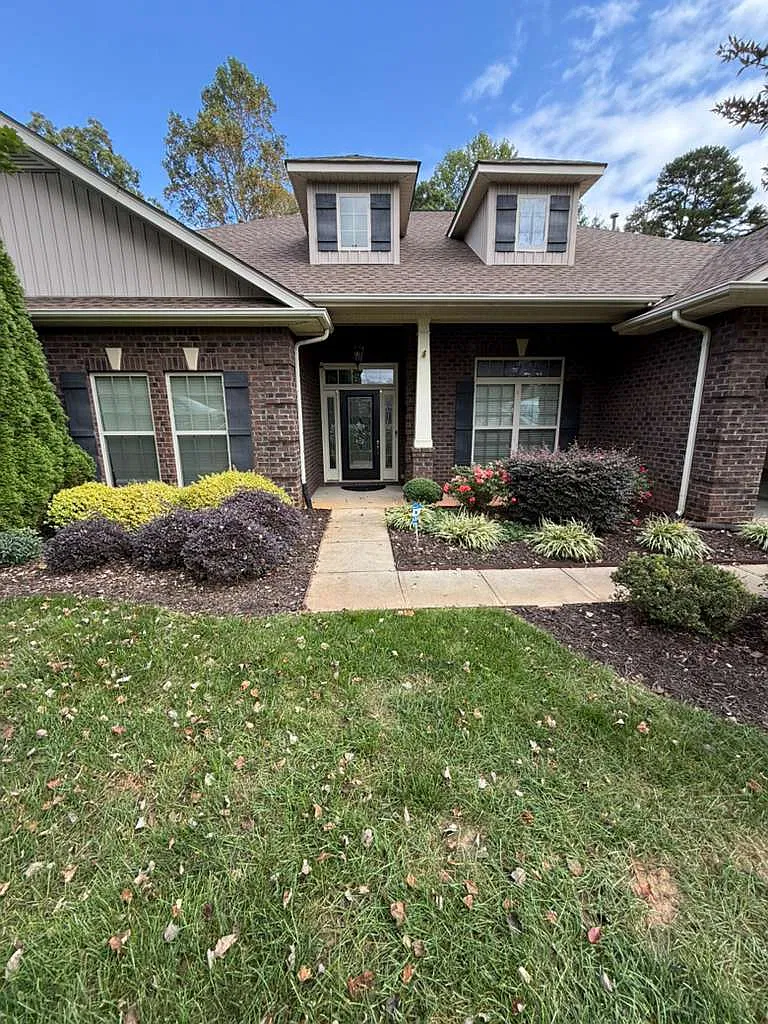 2572 Flintshire Ln — Photo 1