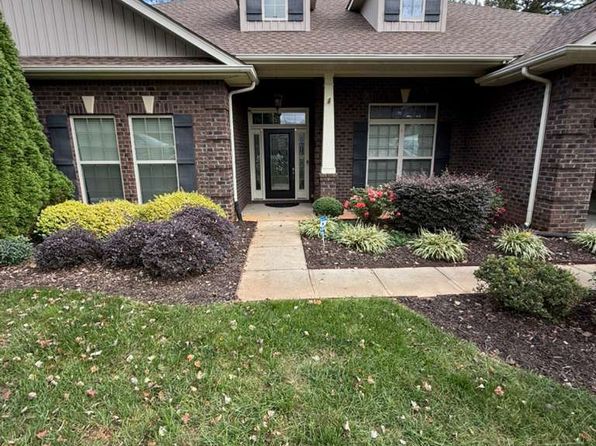 2572 Flintshire Ln