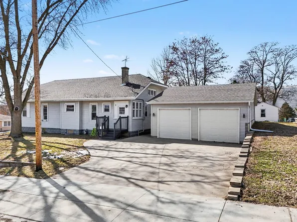 213 Boulevard Ave NE, Montgomery, MN 56069