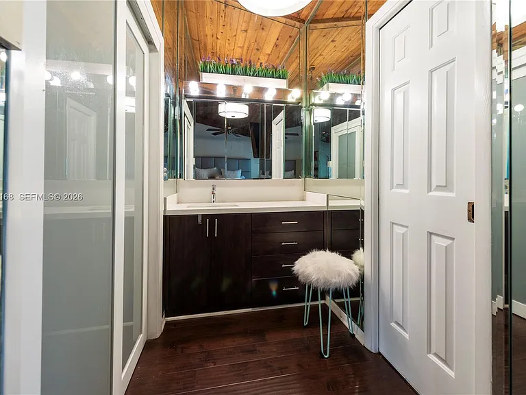 921 Bayberry Point Dr — Photo 15