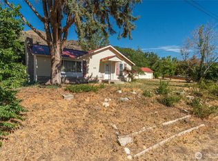 750 4th St, Chelan, WA 98816